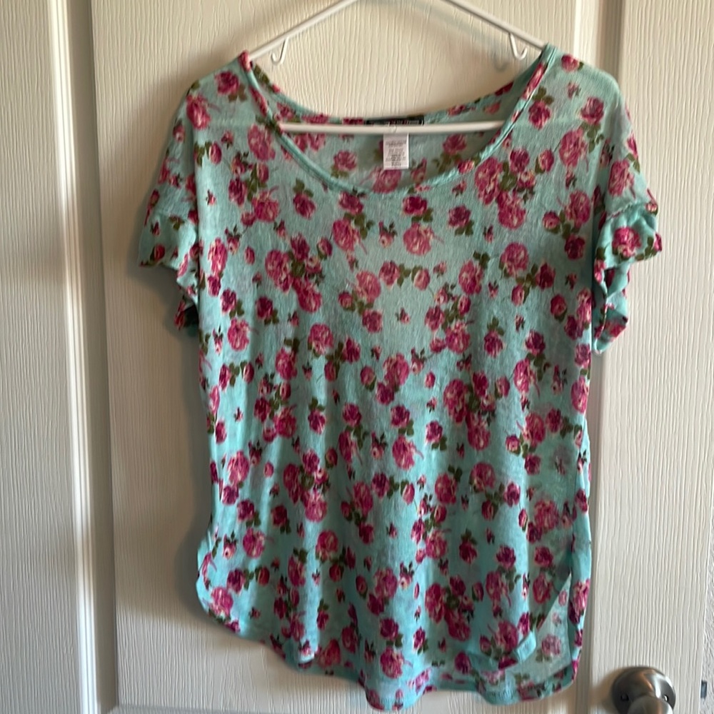 Size small “Happening in the Present” shirt. 100% polyester. Great condition.